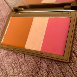 Urban Decay: Nooner Naked Flushed cheek Pallet!